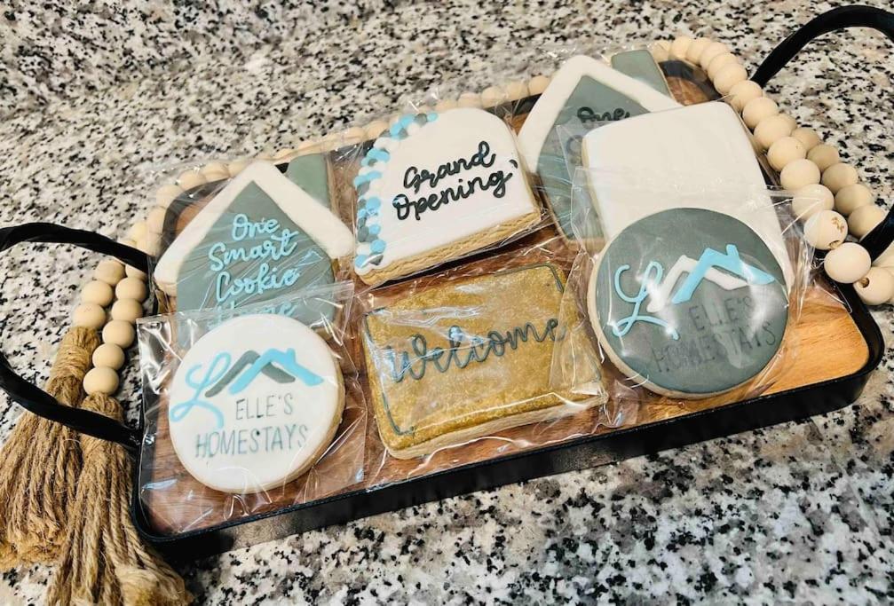 One-Of-A-Kind Smart, Cookie Themed Home For Up To 6 Clarksville Bagian luar foto
